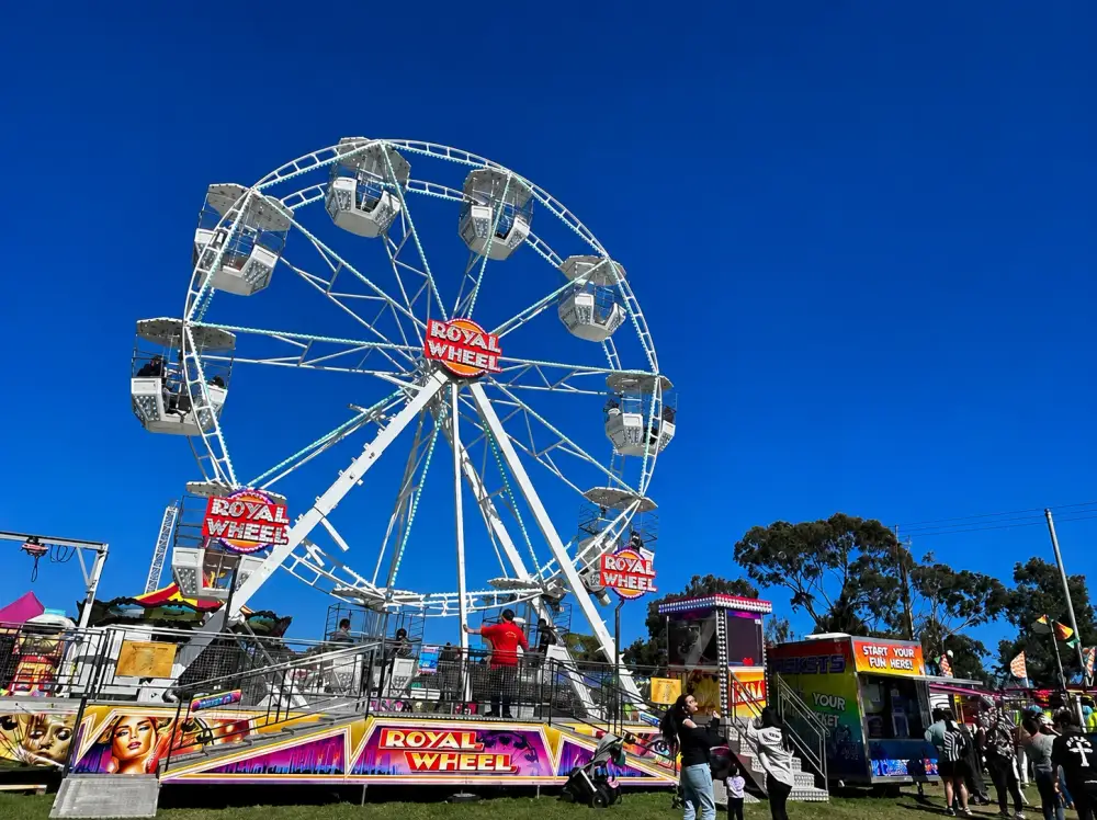 Royal Wheel amusement ride
